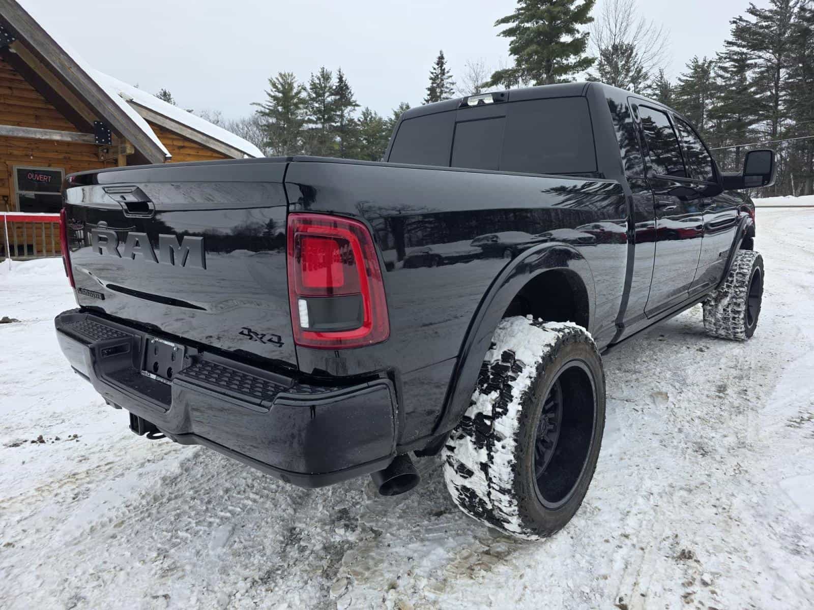 2025 RAM 2500 Laramie - Image 5