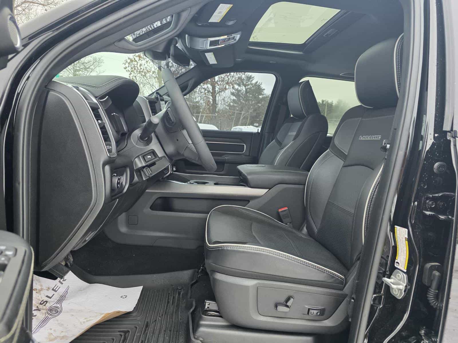 2025 RAM 2500 Laramie - Image 13