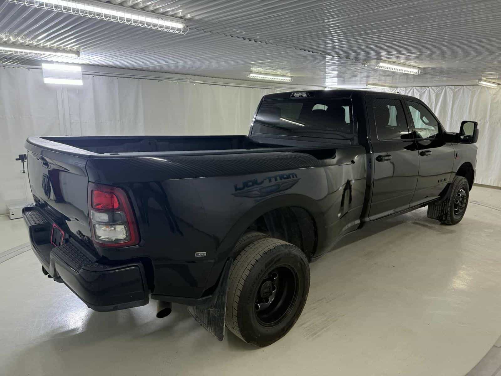 2024 RAM 3500 Big Horn Big Horn - Image 5