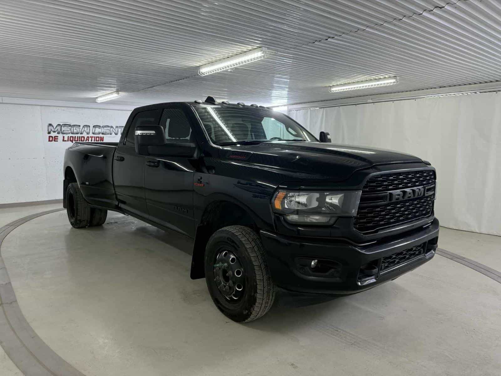 2024 RAM 3500 Big Horn Big Horn - Image 3