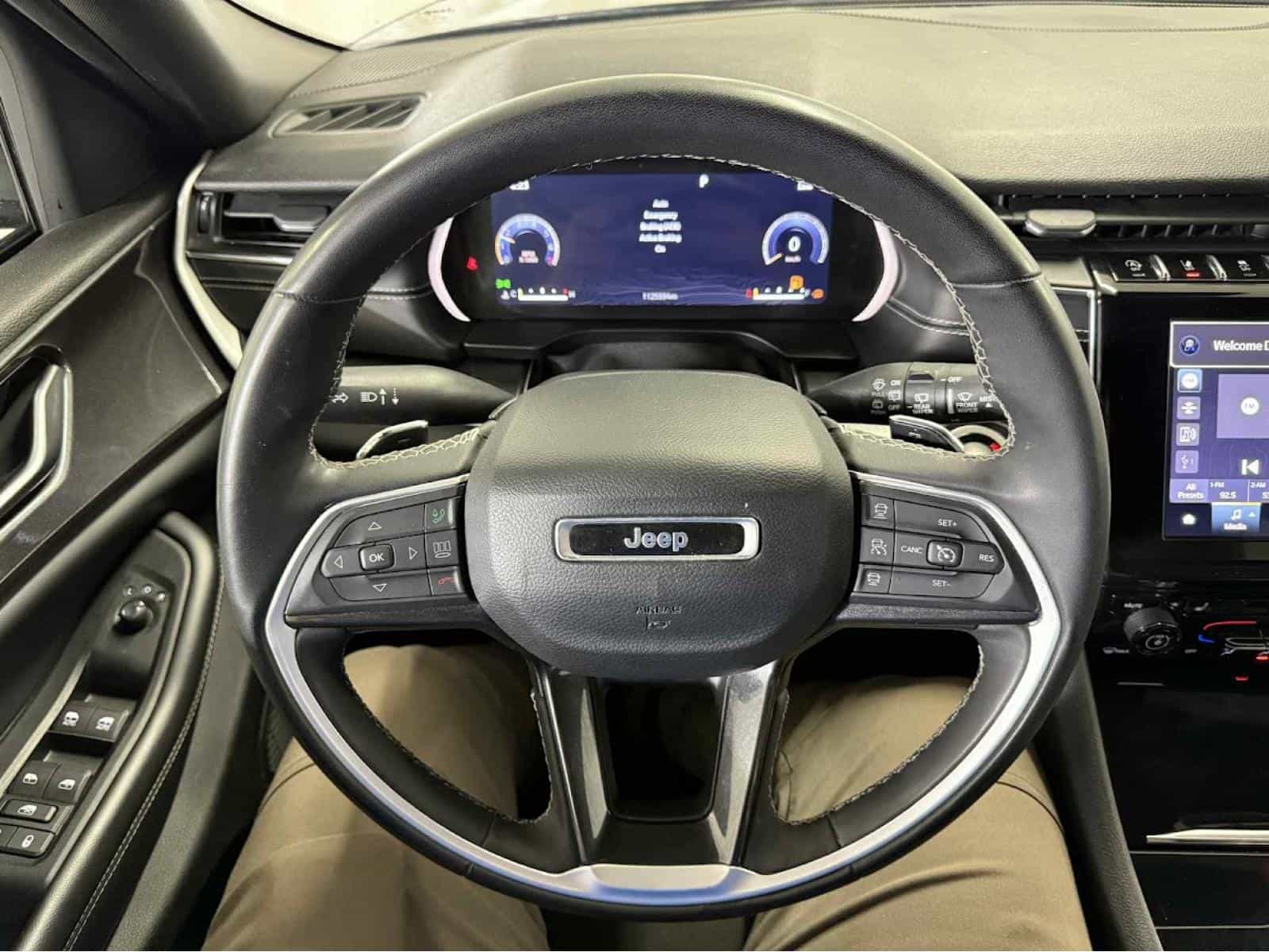 Image 16 Jeep Grand Cherokee Altitude 2023