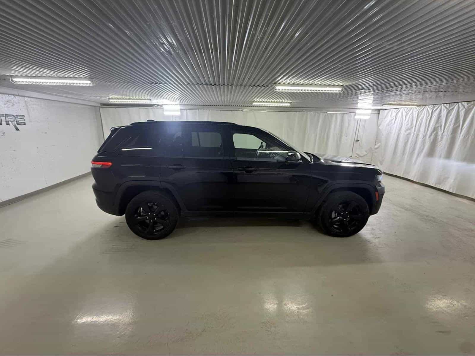 Image 11 Jeep Grand Cherokee Altitude 2023