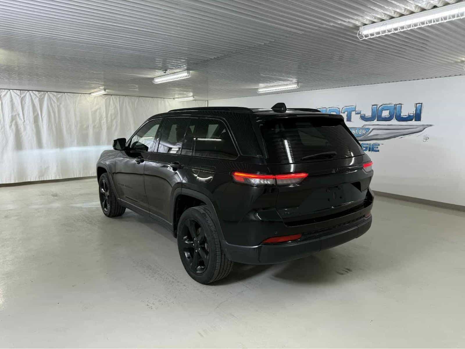 Image 4 Jeep Grand Cherokee Altitude 2023