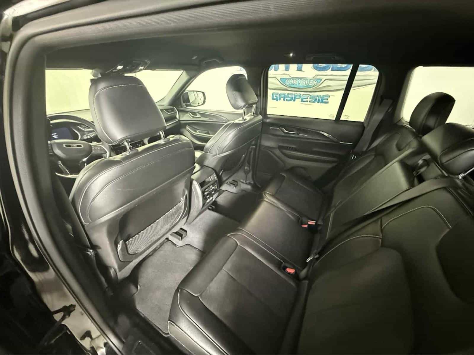 Image 13 Jeep Grand Cherokee Altitude 2023