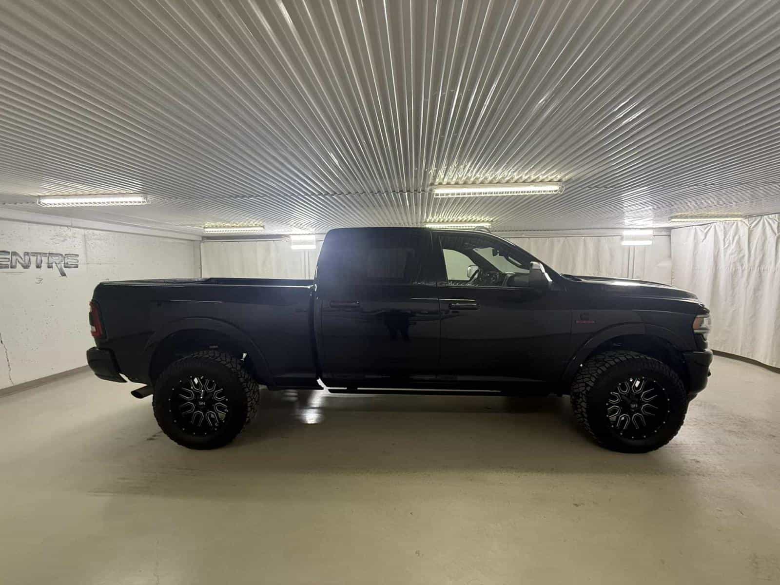 Image 4 RAM 3500 Laramie Laramie 2022