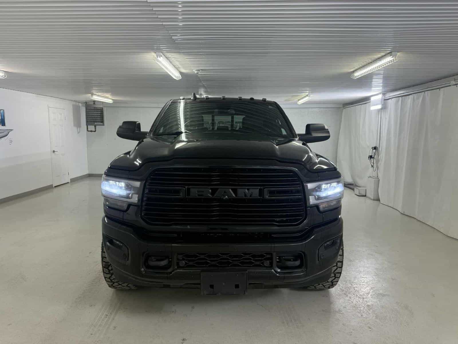 Image 2 RAM 3500 Laramie Laramie 2022