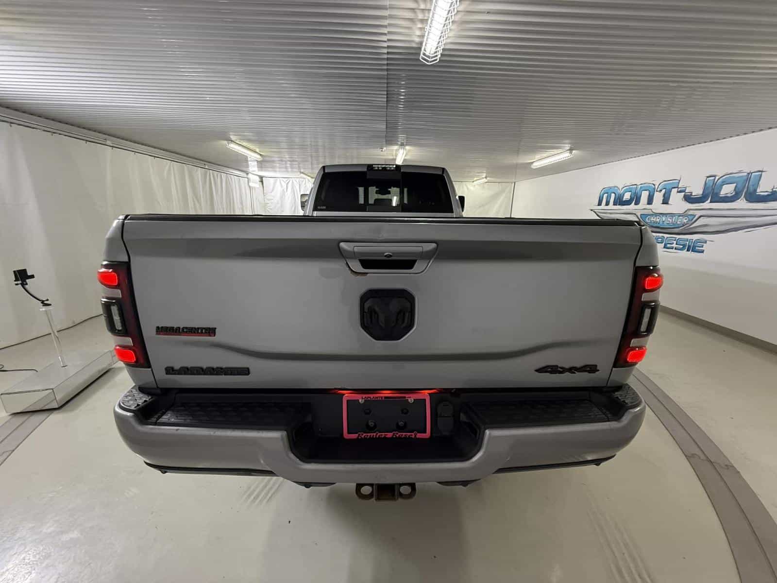 Image 4 RAM 3500 Laramie 2020