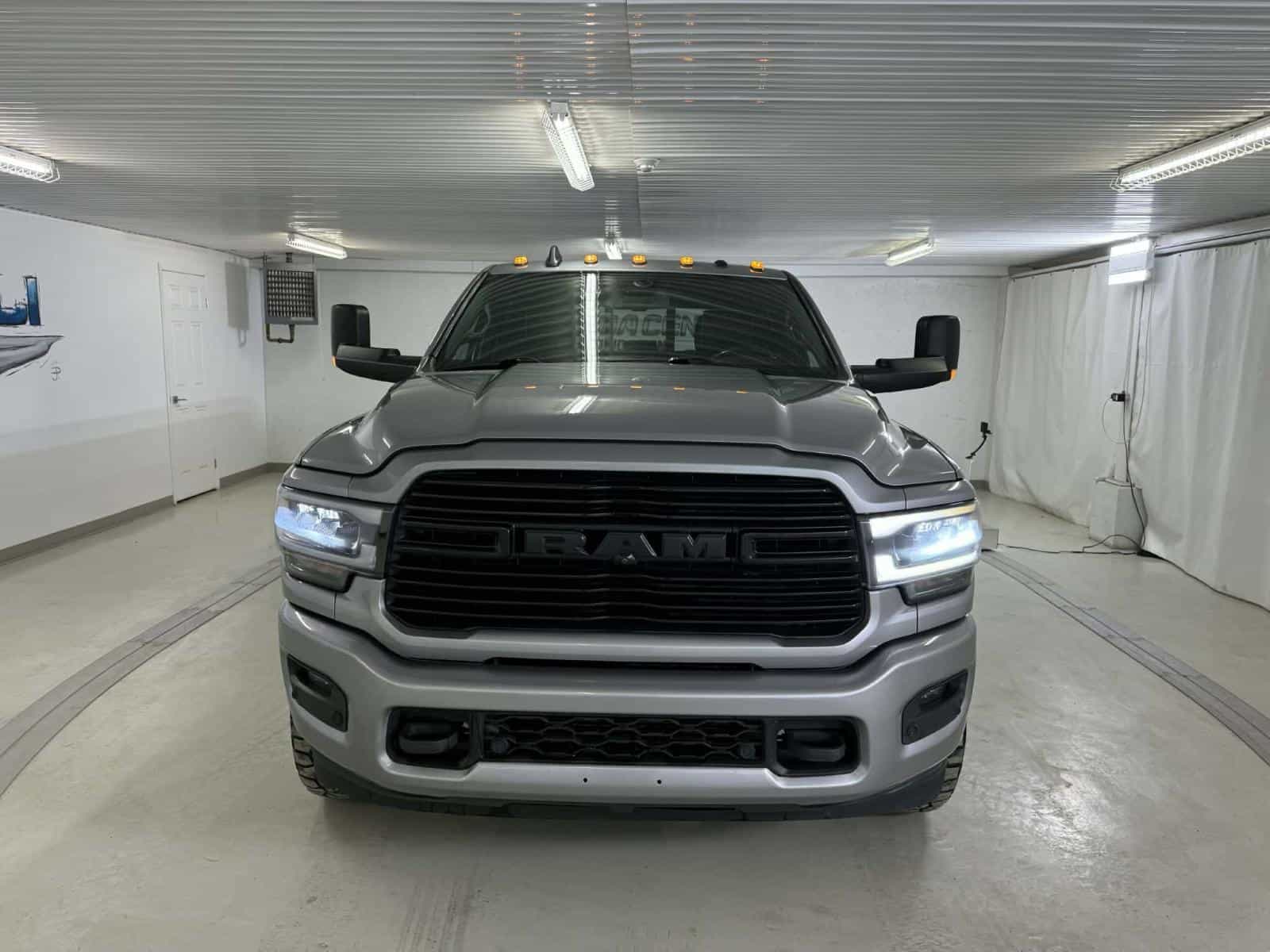 2020 RAM 3500 Laramie - Image 7