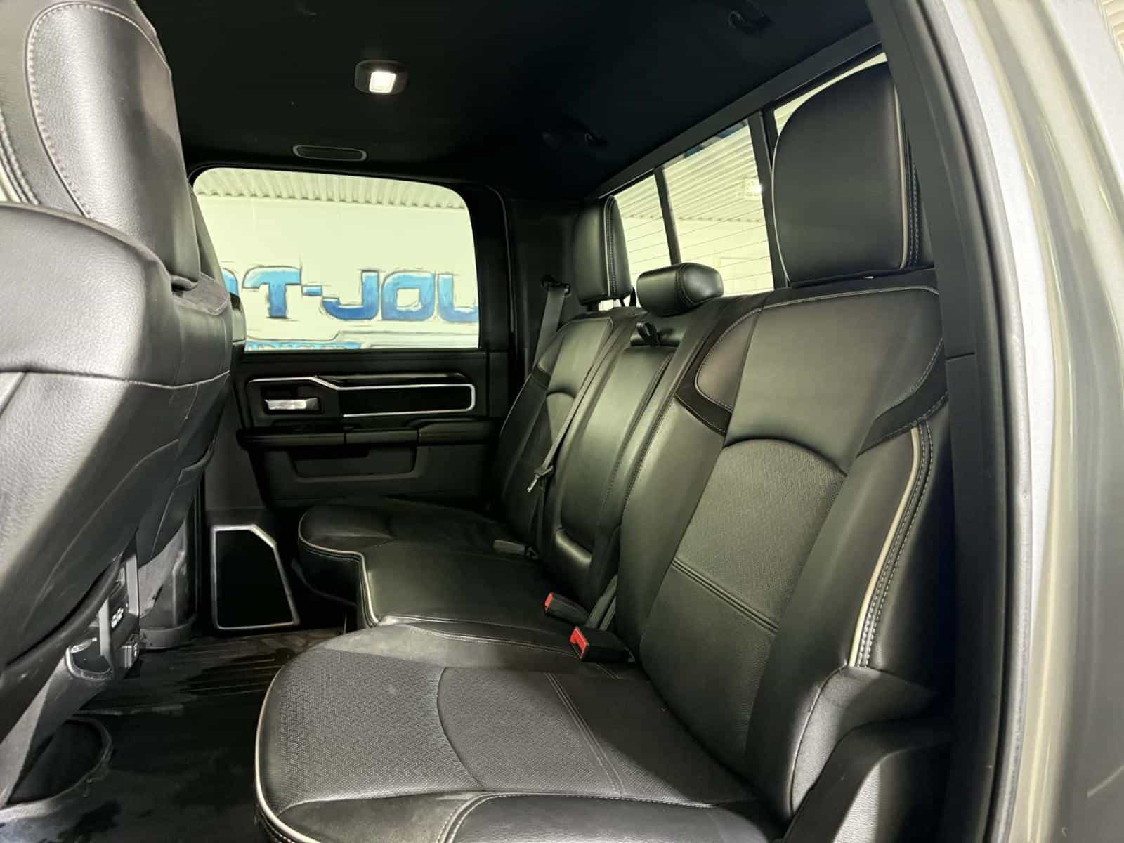 Image 10 RAM 3500 Laramie 2020