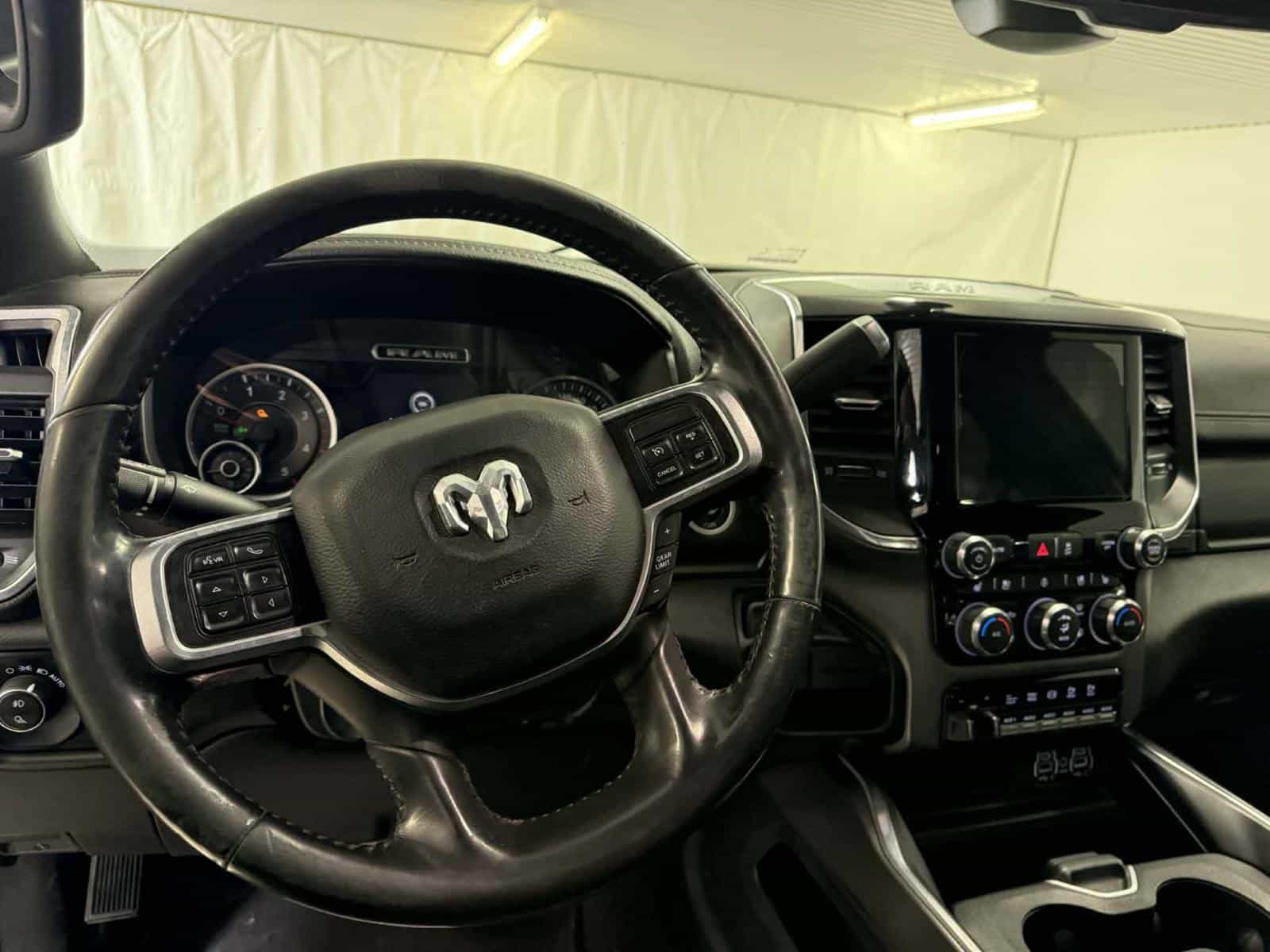 2020 RAM 3500 Laramie - Image 11