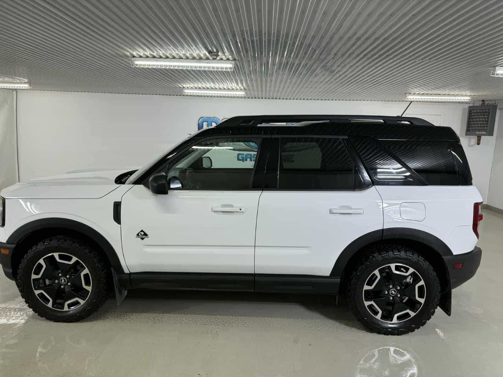 2024 Ford Bronco Sport Outer Banks Big Bend - Image 2