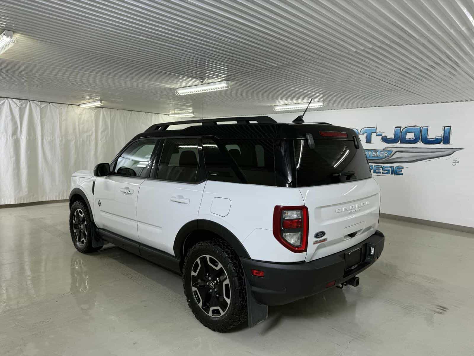 2024 Ford Bronco Sport Outer Banks Big Bend - Image 3