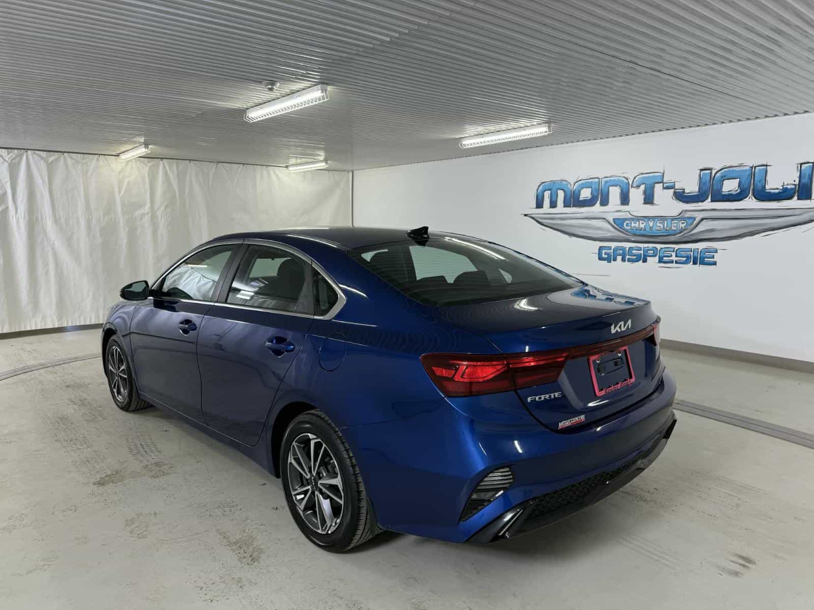 2022 Kia FORTE EX GT-Line - Image 3