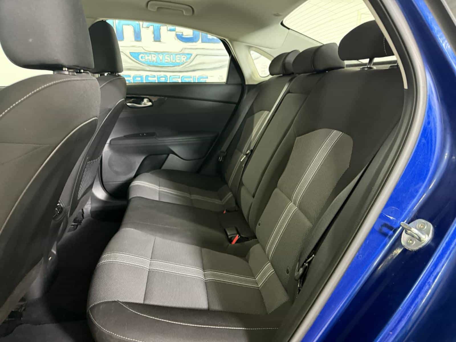 2022 Kia FORTE EX GT-Line - Image 9