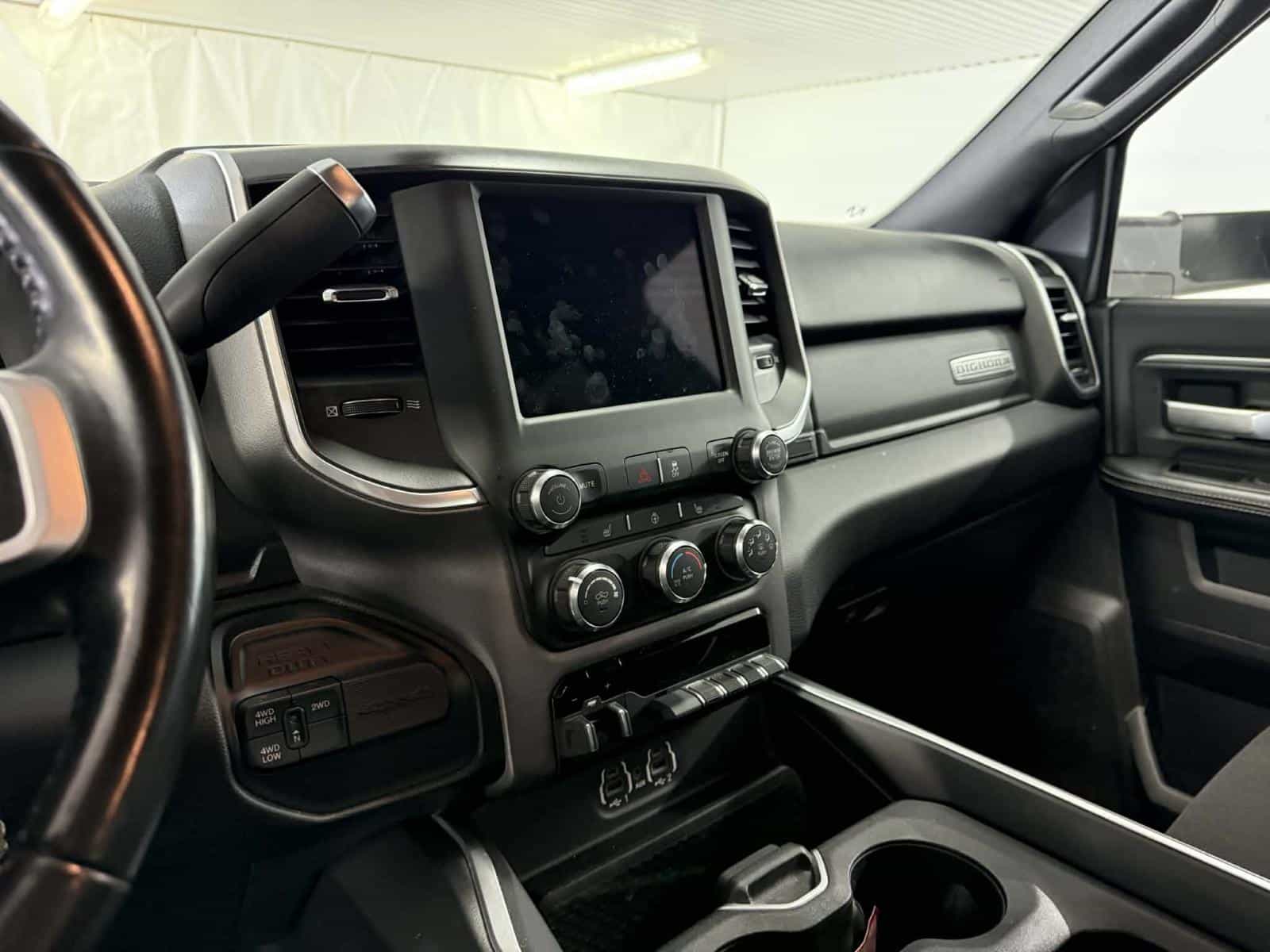 Image 9 RAM 3500 Big Horn 2021