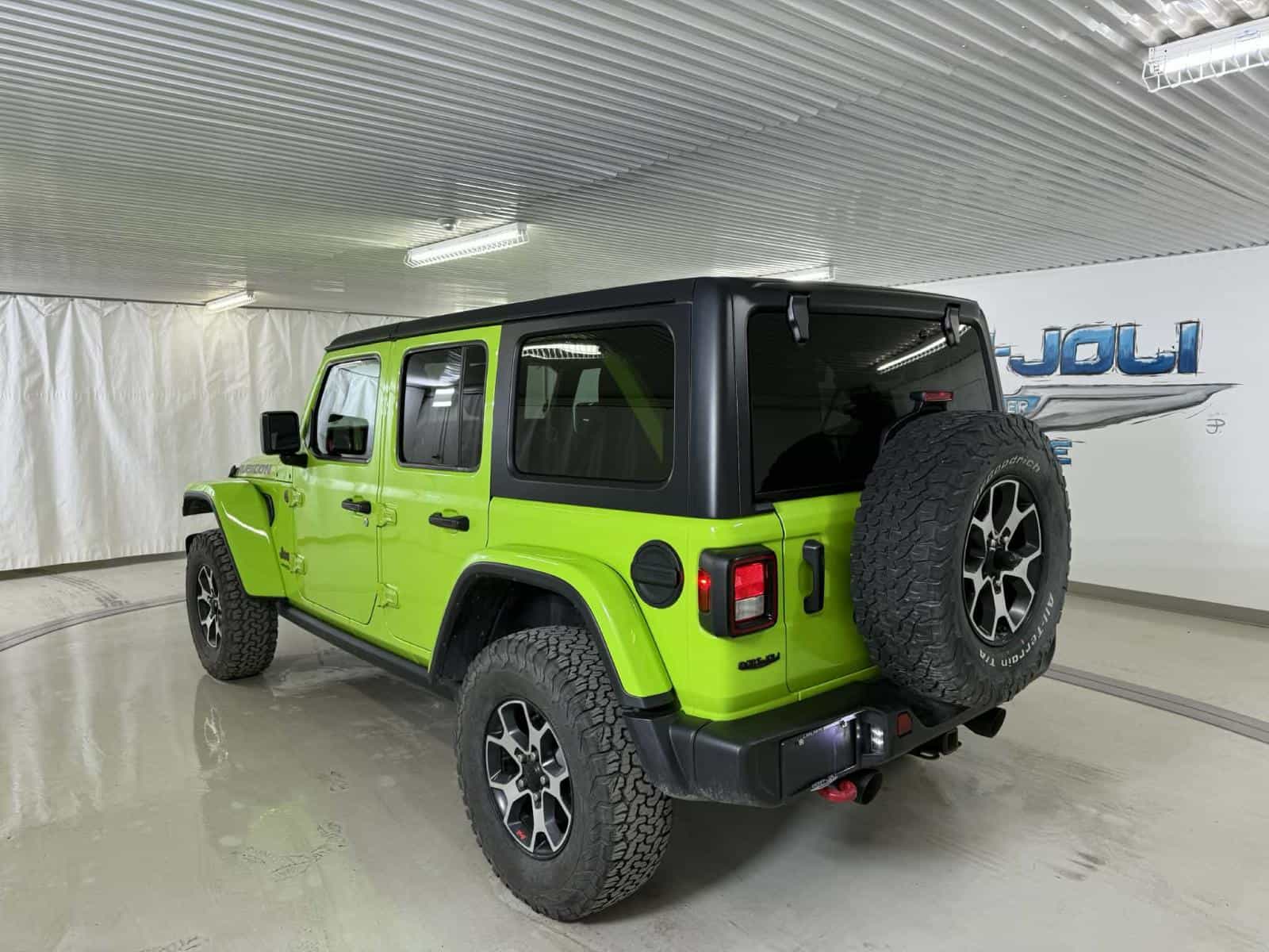 2021 Jeep Wrangler Unlimited Rubicon - Image 2