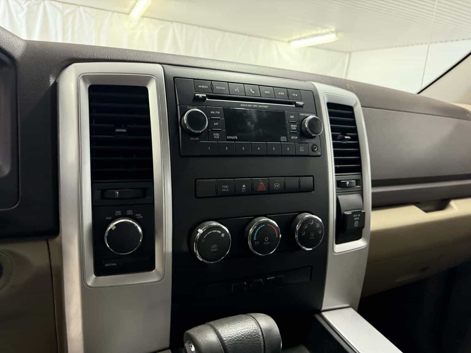 2012 RAM 1500 SLT SLT - Image 12