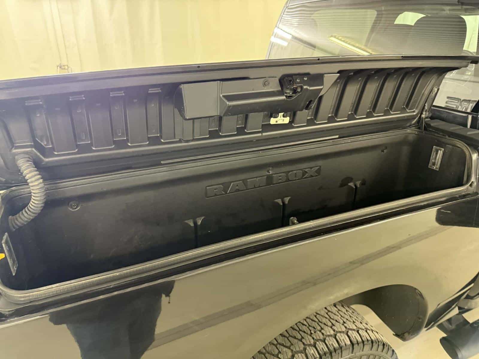 2018 RAM 1500 ST ST - Image 9