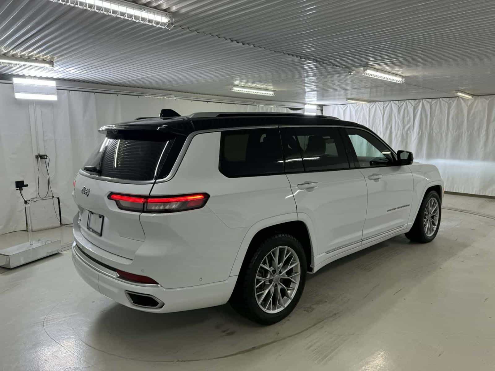 Image 5 Jeep Grand Cherokee L Summit Reserve 2023