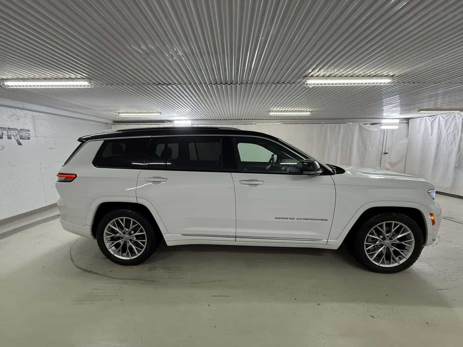 Image 6 Jeep Grand Cherokee L Summit Reserve 2023