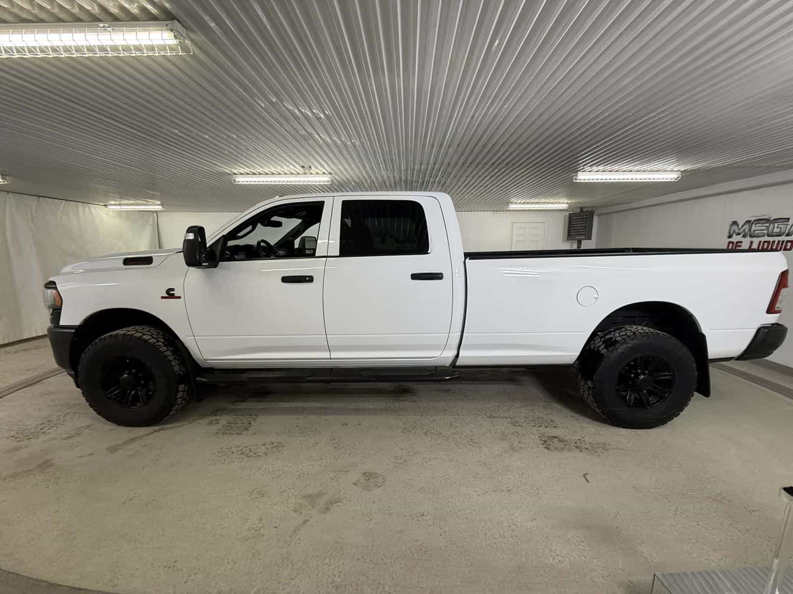 2023 RAM 2500 Tradesman - Image 2
