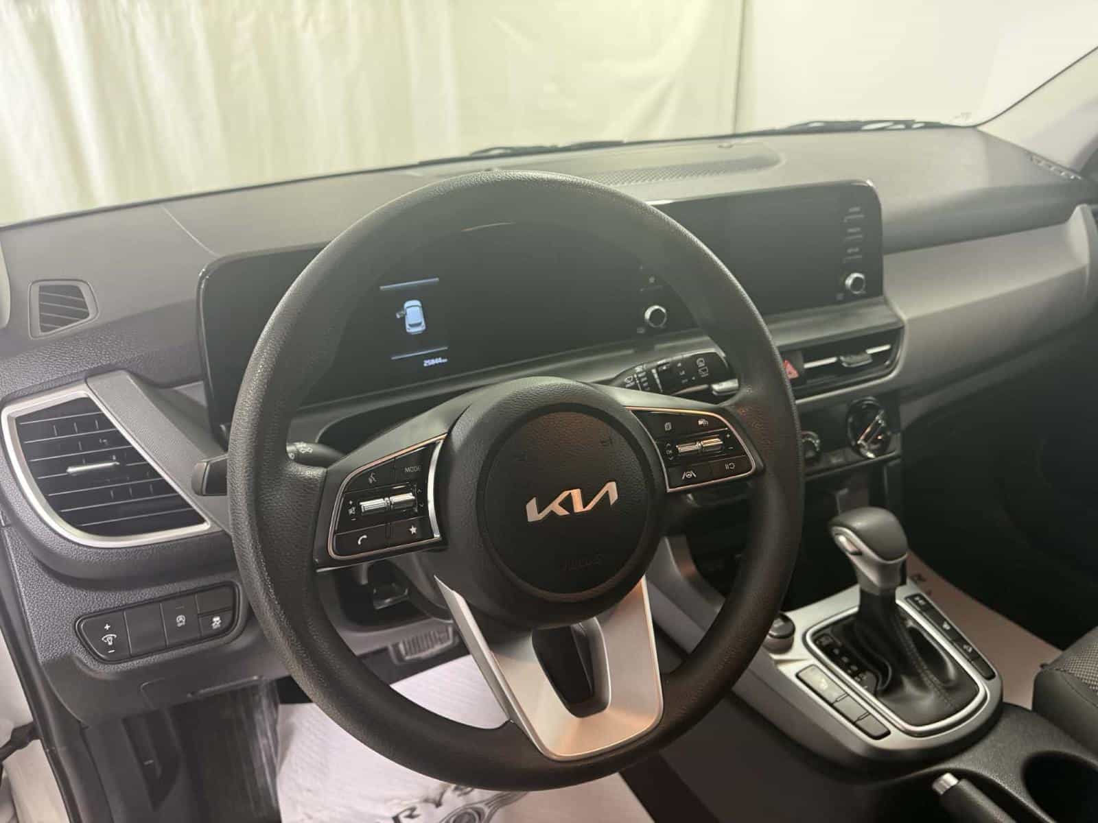 2024 Kia Seltos LX - Image 11