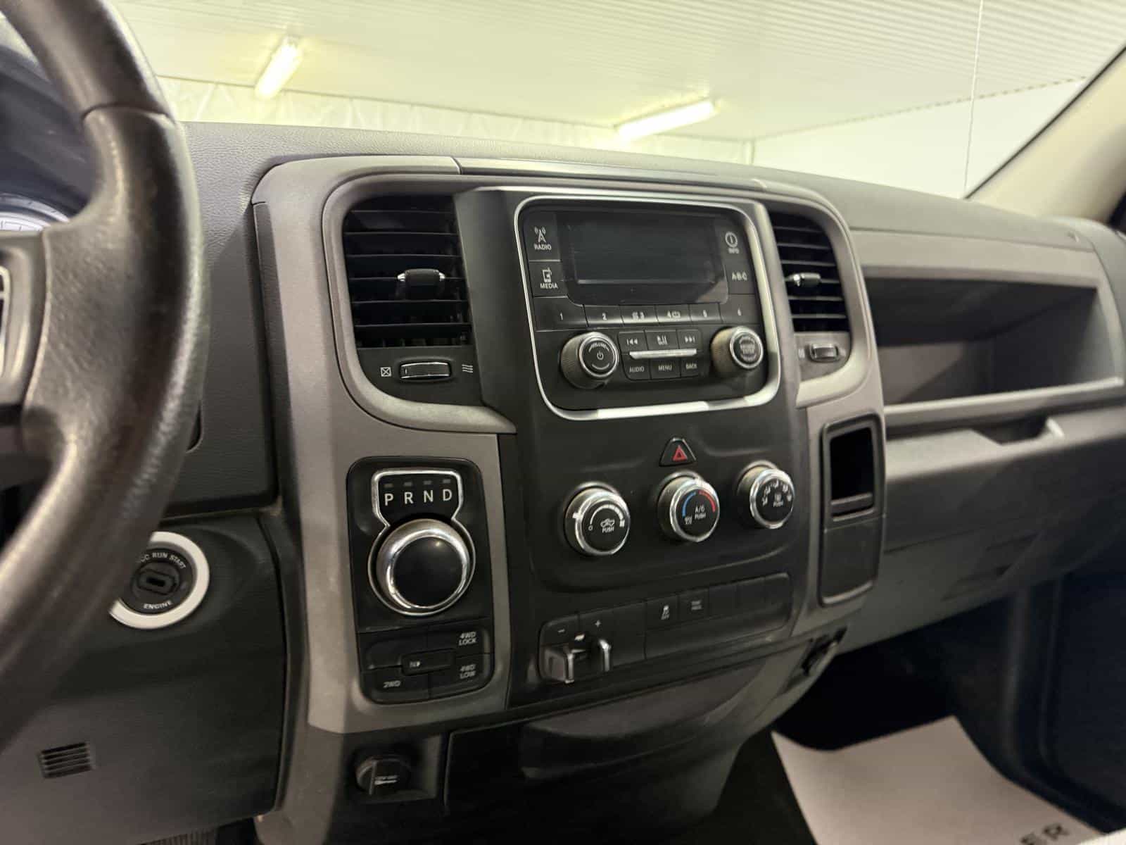 Image 14 RAM 1500 ST 2015