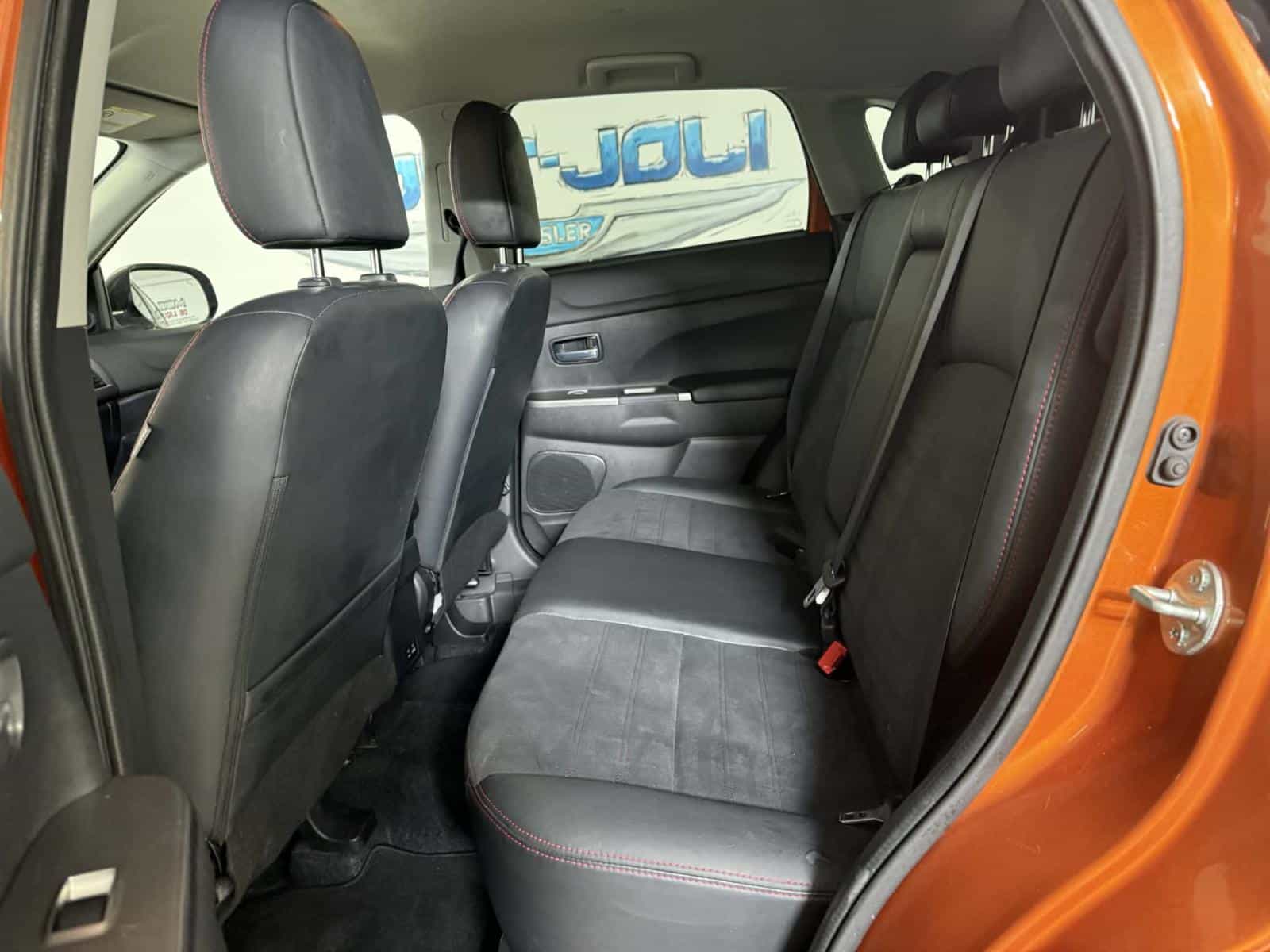 Image 10 Mitsubishi RVR SEL 2022