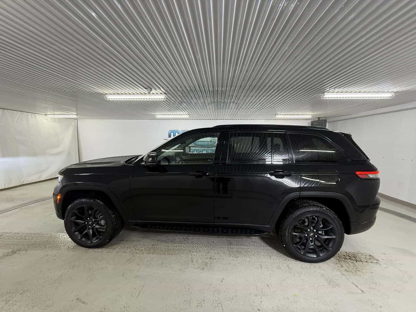 Image 3 Jeep Grand Cherokee Limited 2024