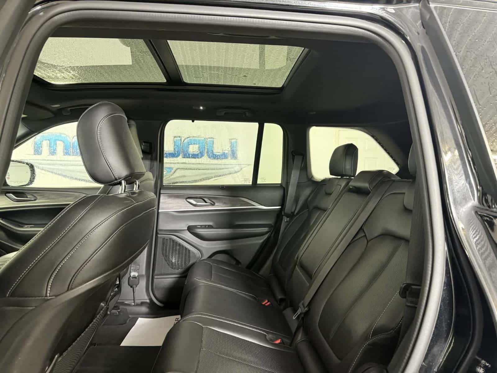 Image 11 Jeep Grand Cherokee Limited 2024