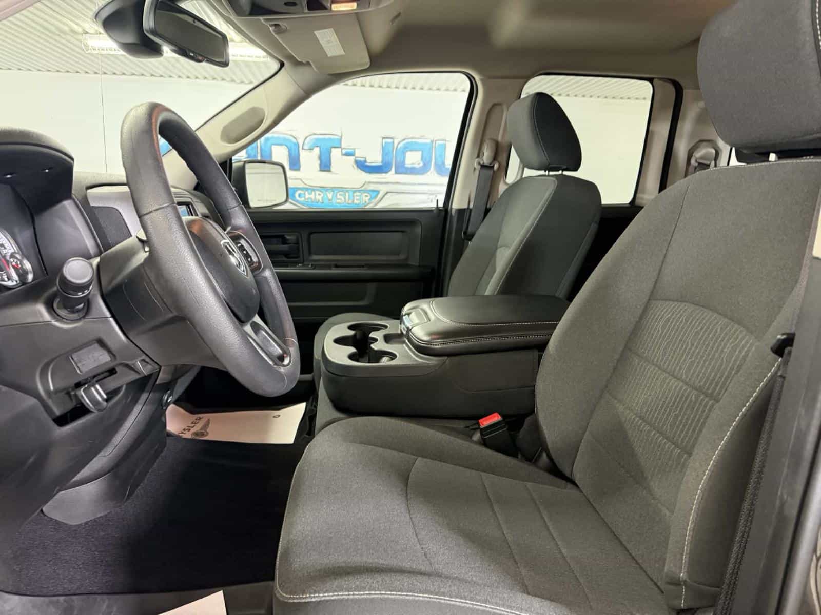 Image 13 RAM 1500 Classic Express 2023