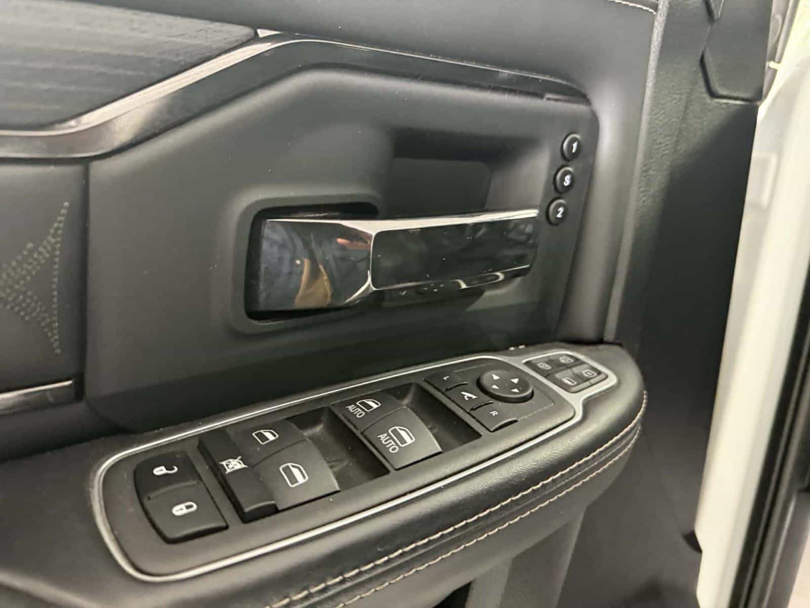 Image 9 RAM 2500 Limited 2024