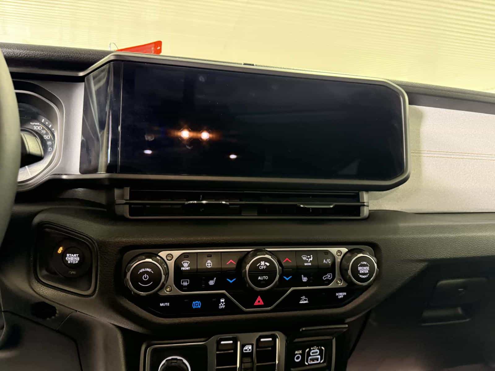 Image 12 Jeep Wrangler Sport S 2025